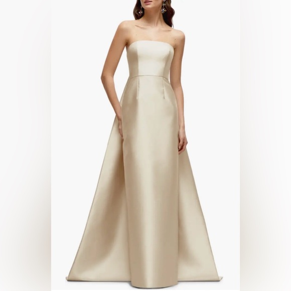 ALFRED SUNG Dresses & Skirts - Alfred Sung Strapless Satin Twill Column Gown with Removable Train Champagne